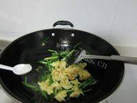 「家有大厨」韭菜炒鸡蛋做法图解7)