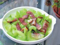 家常菜西芹炒腊肉