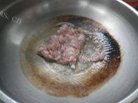 香气逼人的肉末酸豆角做法图解4)