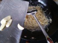口感不错的醋溜土豆丝做法图解9)