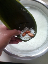 色香味浓的粽子做法图解5)