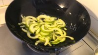 家常菜茭瓜炒鸡蛋做法图解5)