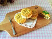 自制广式蛋黄莲蓉月饼