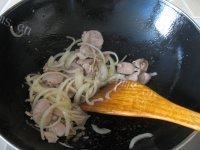 喷香的土豆片炒肉做法图解8)