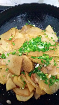 美味的干锅土豆做法图解6)