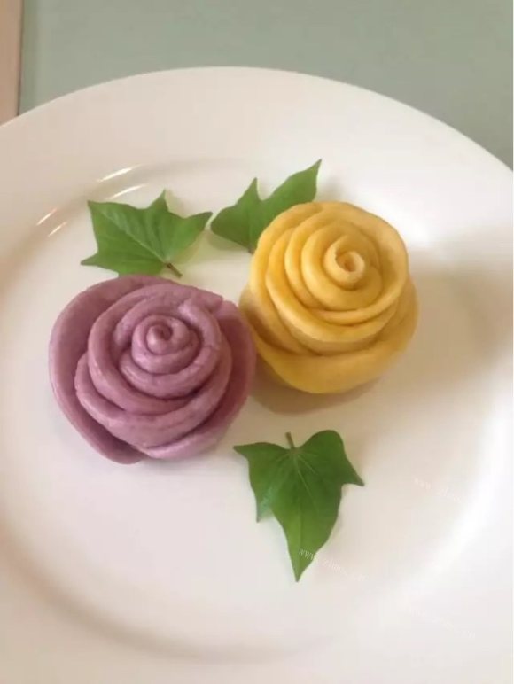 色香味浓的玫瑰花馒头