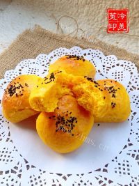 自制南瓜小餐包