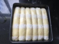 美味的淡奶油果酱排包做法图解10)