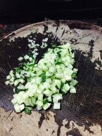 美味青瓜胡萝卜鸡蛋饼做法图解3)