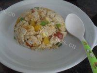 可口的腊肠炒饭做法图解9)