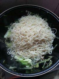 家常炒面做法图解8)