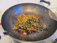 好吃的辣炒豌豆鸡丁的做法图解八