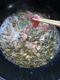 好吃的酸辣酸菜肉片做法图解8)