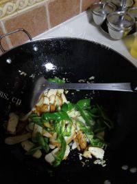家常菜芹菜香干做法图解4)