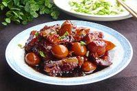 美味的鹌鹑蛋烧肉