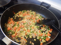 美味的玉米炒肉末做法图解11)