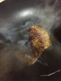 自制土豆炖排骨做法图解7)