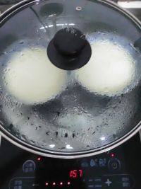 美味的牛奶炖蛋做法图解8)