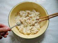 腊肉糯米丸子做法图解7)