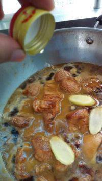 味道不错的土豆红烧肉做法图解7)