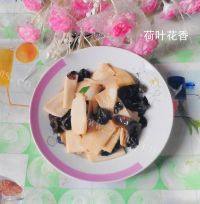 家常菜木耳炒杏鲍菇