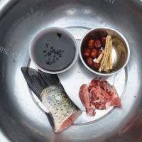 黑豆煲鲩鱼尾（简单版）的做法图解一