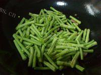 #美味时刻#豆角炒肉做法图解5)