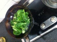 营养丰富的青菜肉丸汤做法图解5)