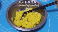 美味的烫面蛋糕卷做法图解7)