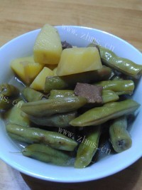 美味的芸豆炖土豆做法图解11)