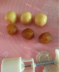 自制广式凤梨月饼做法图解7)