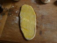 自制椒盐烧饼做法图解6)