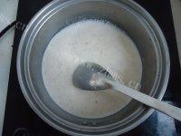 美味早餐牛奶麦片粥做法图解4)