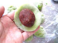 节日美食抹茶冰皮月饼做法图解17)