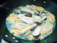 健康的三鲜菌菇汤的做法图解六