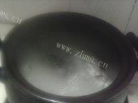 鲜美的萝卜丝鲫鱼汤做法图解4)