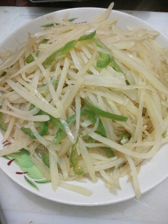 芳香四溢的酸辣土豆丝