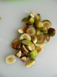 自制冰糖无花果粥做法图解4)