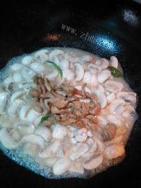 家常菜口蘑肉片做法图解6)