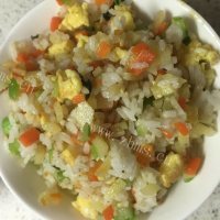营养的鸡油五彩炒饭做法图解7)