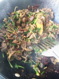 家常菜香辣鸡胗