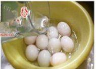 不腻的自制咸鸭蛋做法图解3)