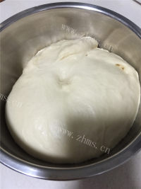 自制香葱肉松面包卷做法图解5)