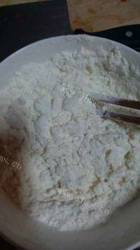 经典的西红柿鸡蛋疙瘩汤做法图解3)