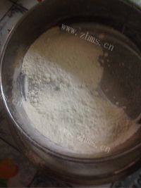 自制可可戚风蛋糕做法图解3)