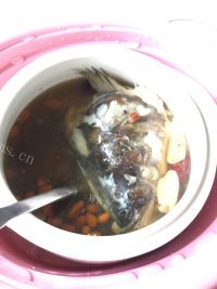 营养炖鱼头汤做法图解11)