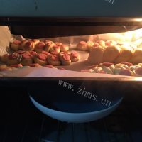 美味的香肠面包做法图解14)