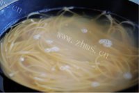 回味无穷的番茄肉酱意大利面做法图解1)