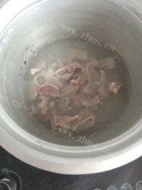 美味的苹果瘦肉汤做法图解2)