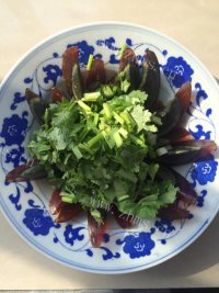 喷香的凉拌皮蛋做法图解5)